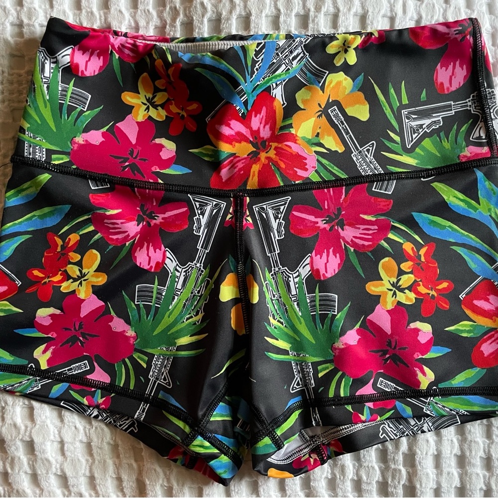 Combat Iron LADIES V2
PERFORMANCE
SHORTS I HIGH
WAISTED